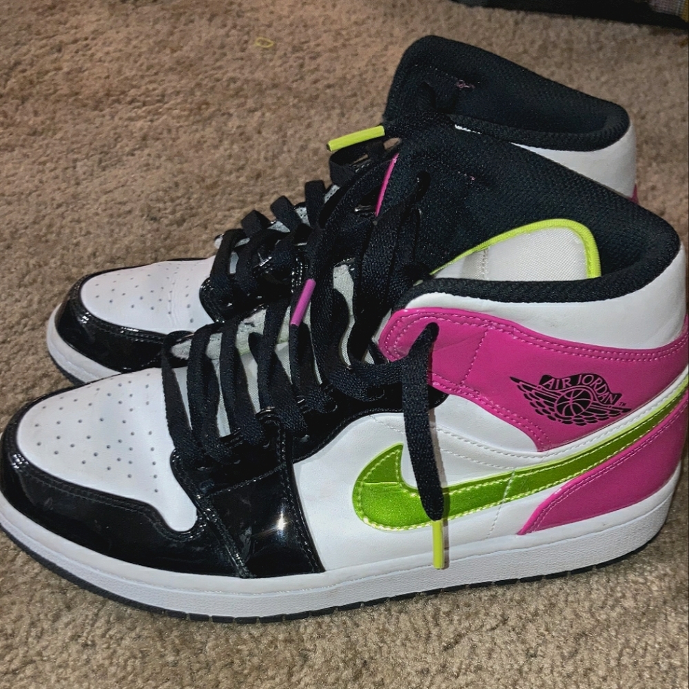Nike Air Jordan Mid SE "cyber active fuchsia" 8.5W